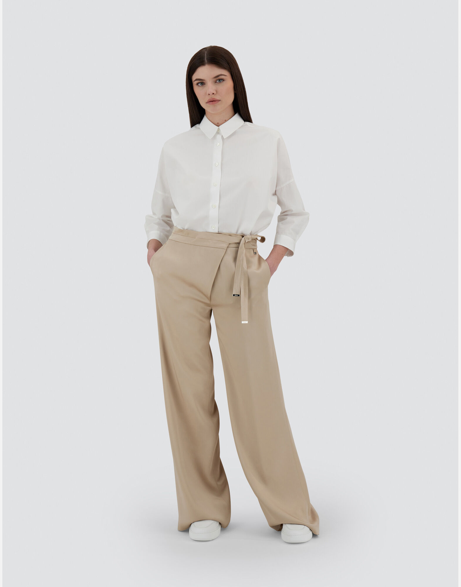 国内配送【HERNO】サテンエフェクト RESORT パンツ レディース リゾート サテンエフェクト パンツ Denim | Herno