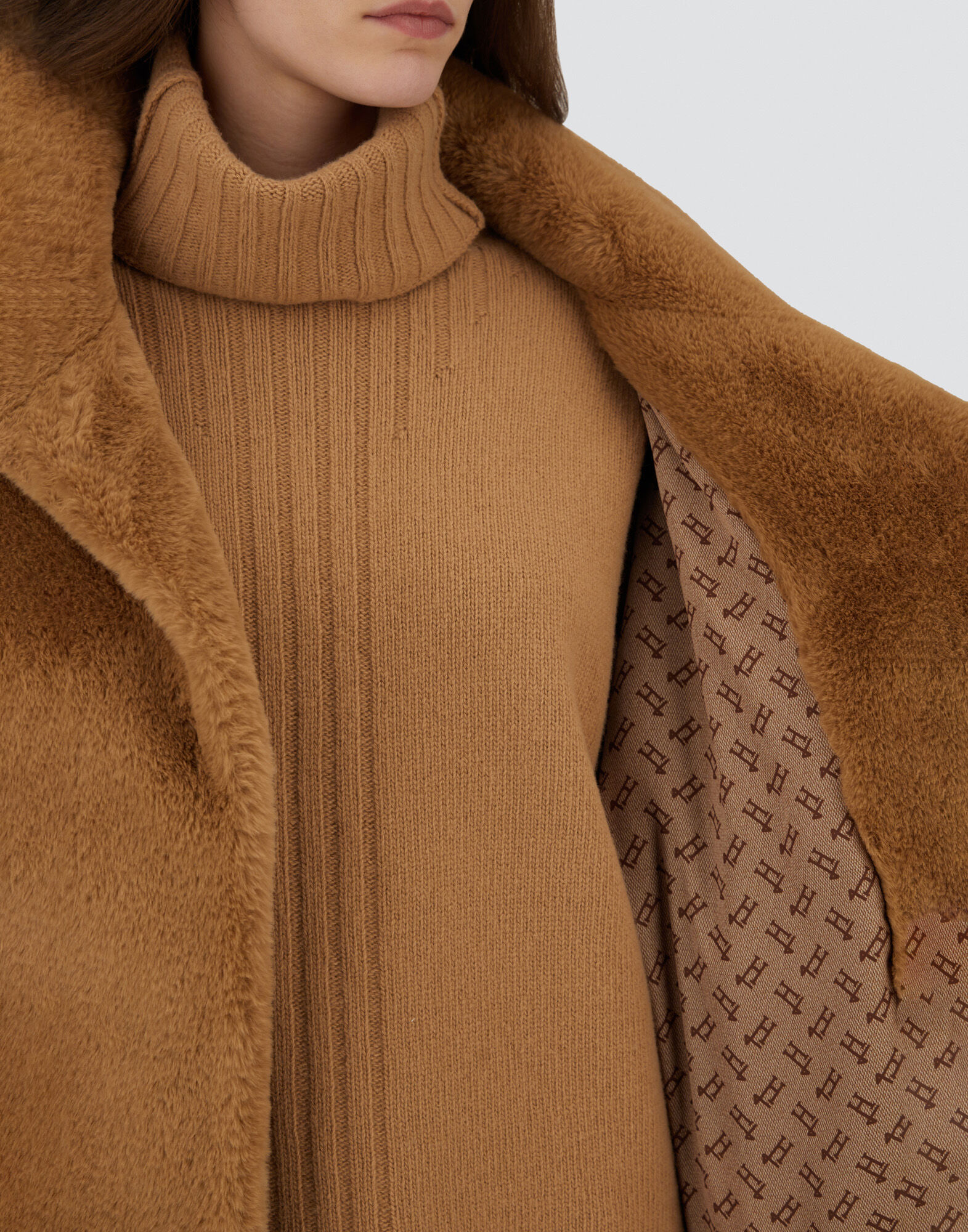 レディース ソフトオルタナティブファー コート キャメル | Herno