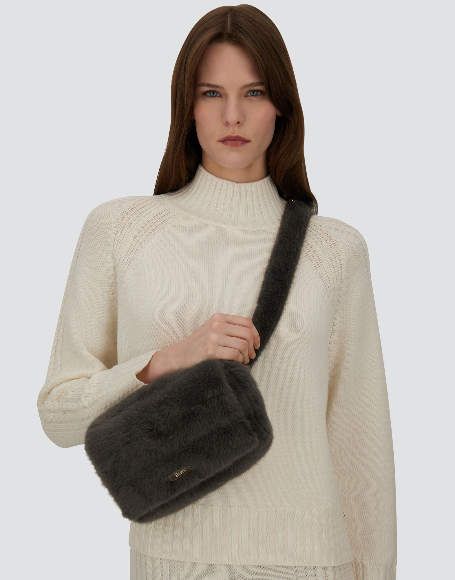 レディース レディオルタナティブファー バッグ グレー | Herno® (ヘルノ)