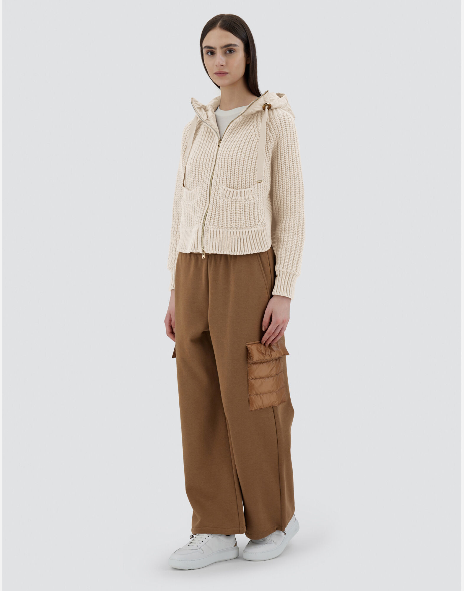 【柔和な印象に】Herno コットン混TシャツChantilly MP000135D70016_1985_1.jpg?sw=