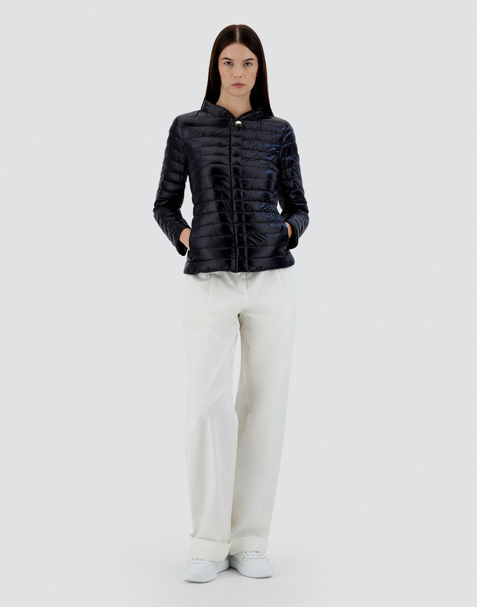 ★新品並み！Herno イコニコブラックショートダウンジャケット レディース イコニコ エレナ ジャケット ブラック | Herno® (ヘルノ)