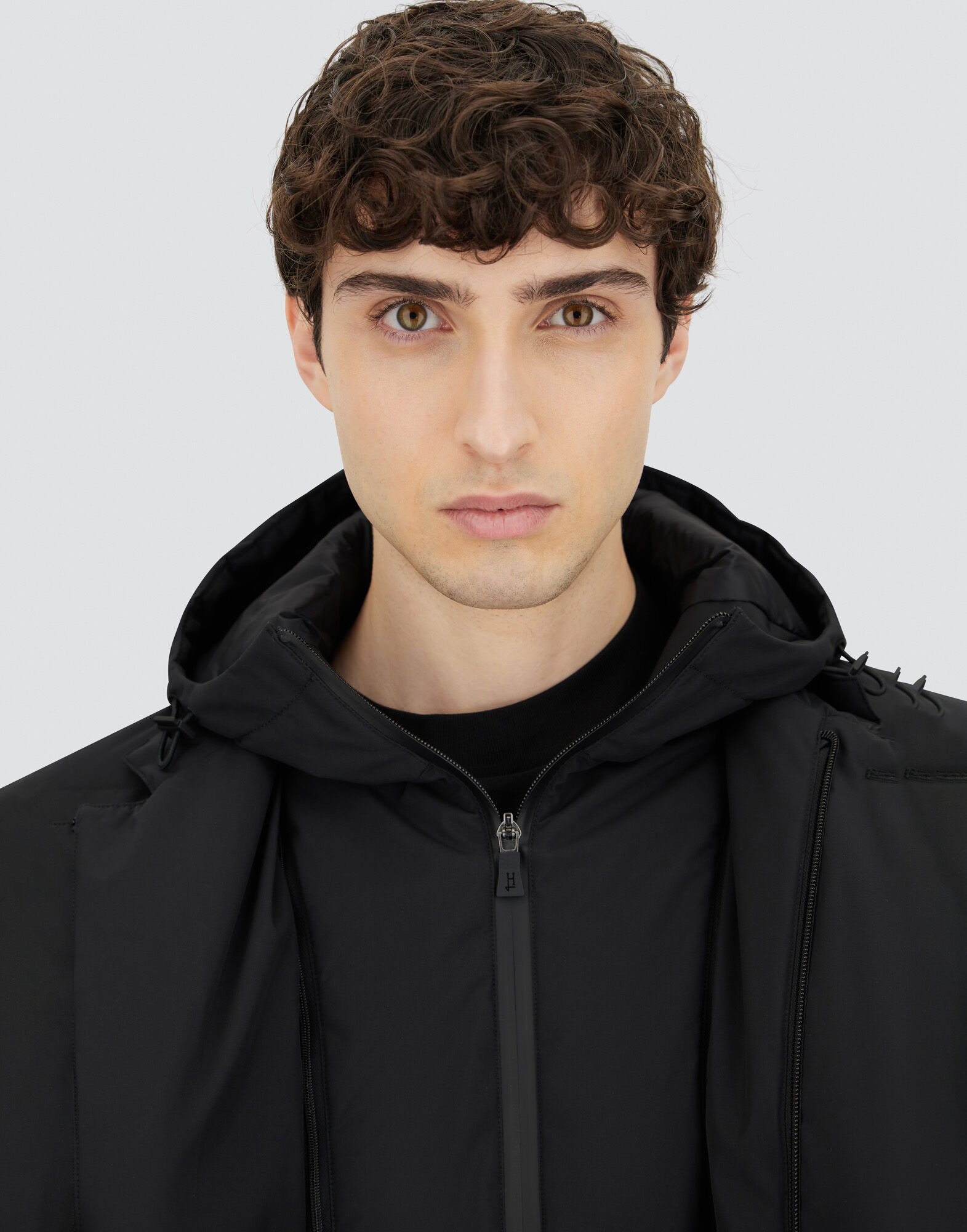 メンズ 2レイヤーウィンドストッパー コート ブラック | Herno® (ヘルノ)