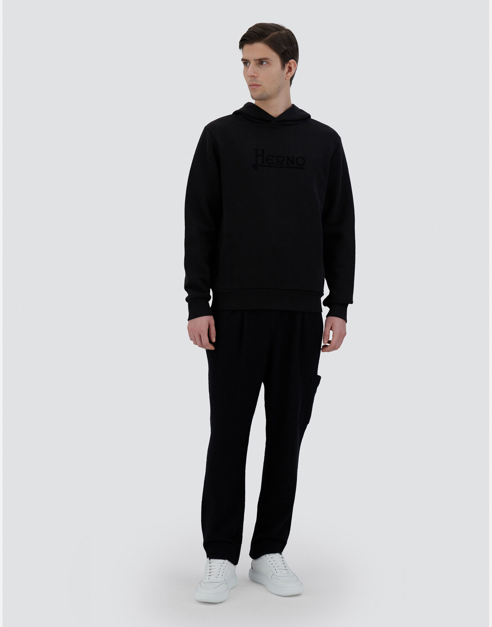 メンズ ヘビーコットンセーター パーカー ブラック | Herno® (ヘルノ)