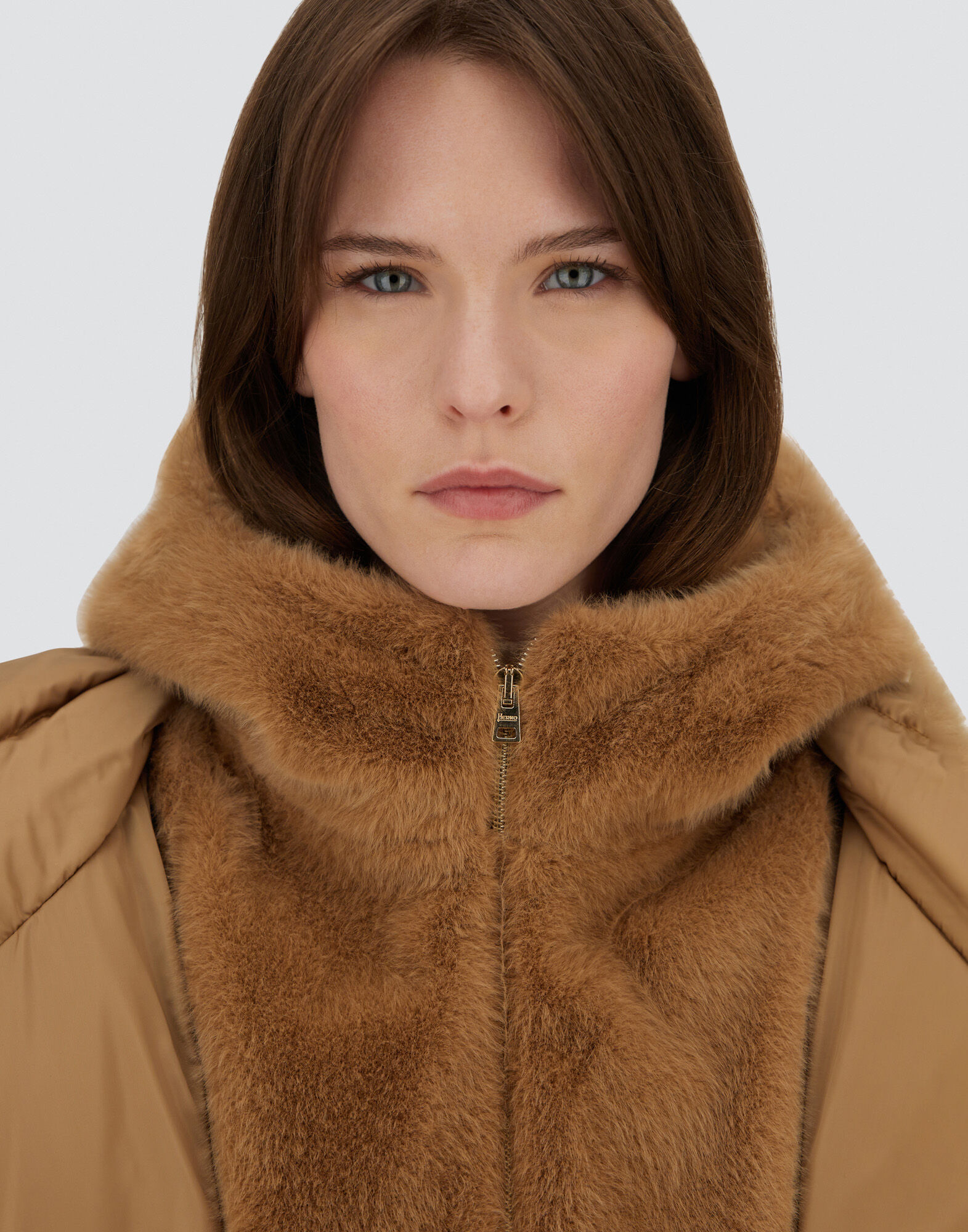 レディース サテン＆ニューレディフェイクファー Aラインコート